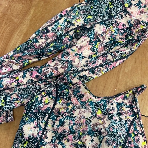 Sweaty Betty Leggings and tank - Picture 3 of 12